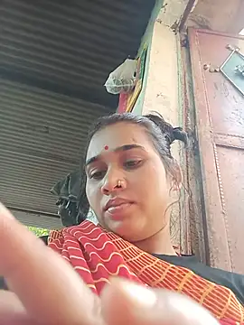 Cut_pooja825 webcam