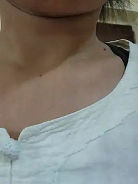 CuteSarikaLIVE webcam