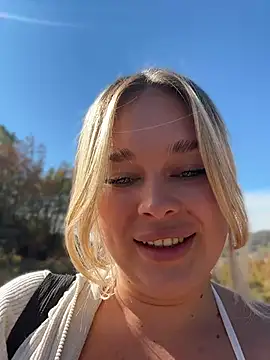 lilixcake (F young) - Kopj a cicikre-spit on boobs