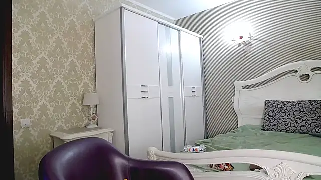Evelyn_Shy webcam