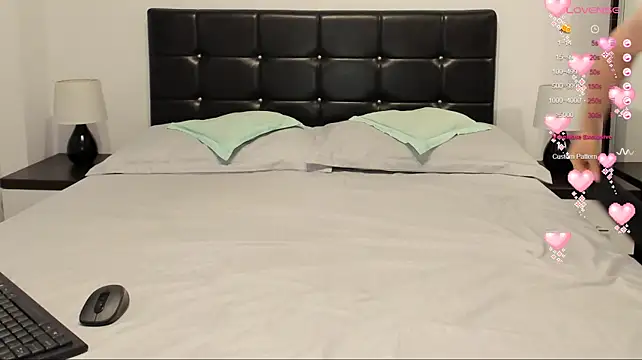 karinamadnessdesiree webcam