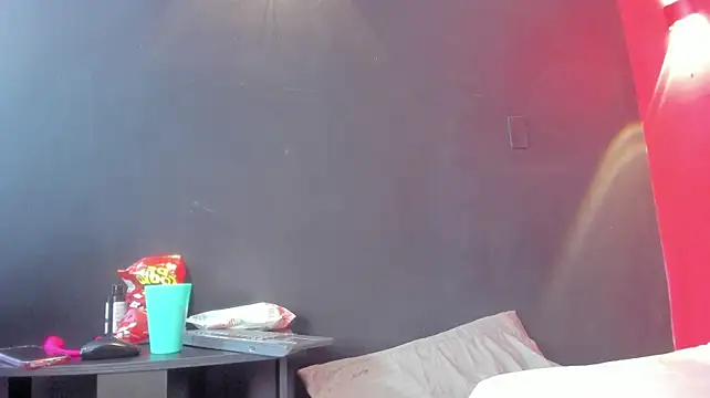 YayaHilton webcam