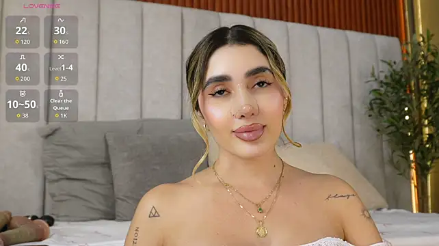 Annyy_Rosse live cam on StripChat