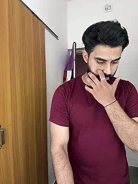 Royalboy_03 live cam on StripChat