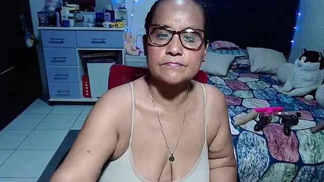 pervert_mommy_ live cam on StripChat