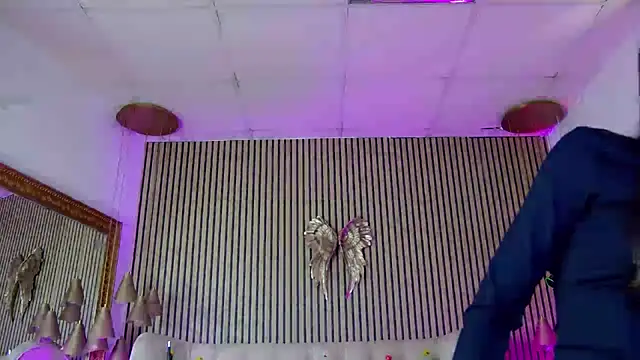 PlayfulShow webcam