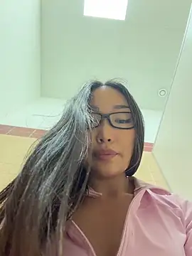 trytomakememoam webcam