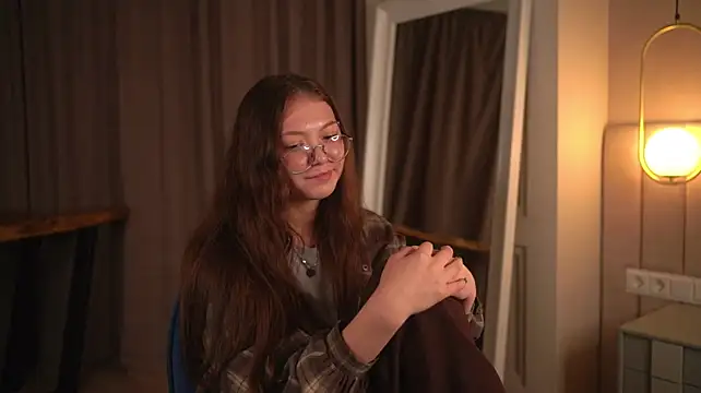 LudieHelmick live cam preview