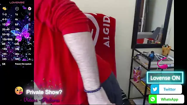 RealManHaveHairy webcam