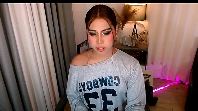 FuckingDolls69 webcam