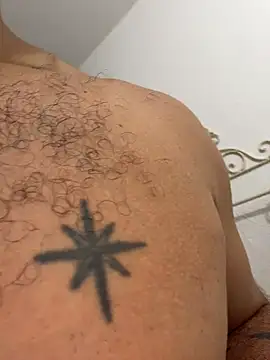 2addictivelyhorny webcam
