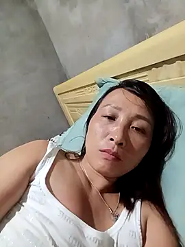 Angelina-Luxxy webcam