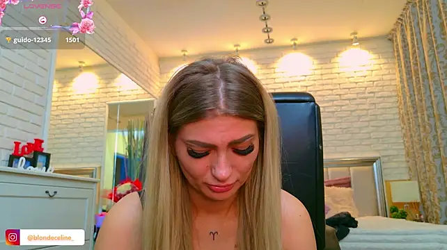 Blonde_Celine webcam