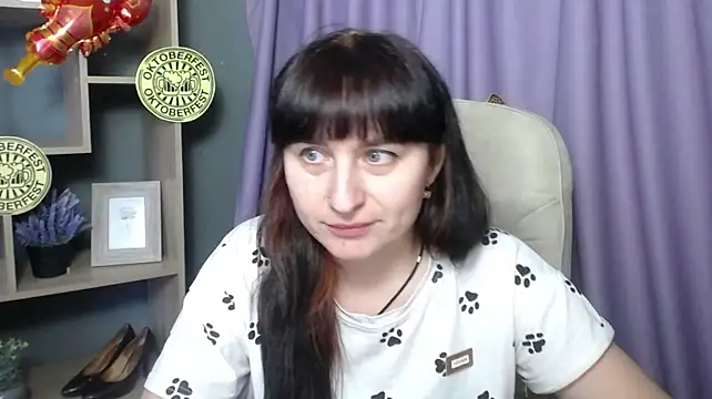 NinaFlawlees webcam