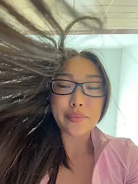 trytomakememoam webcam