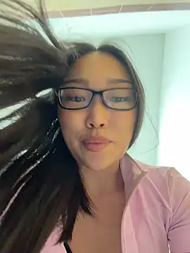 trytomakememoam webcam