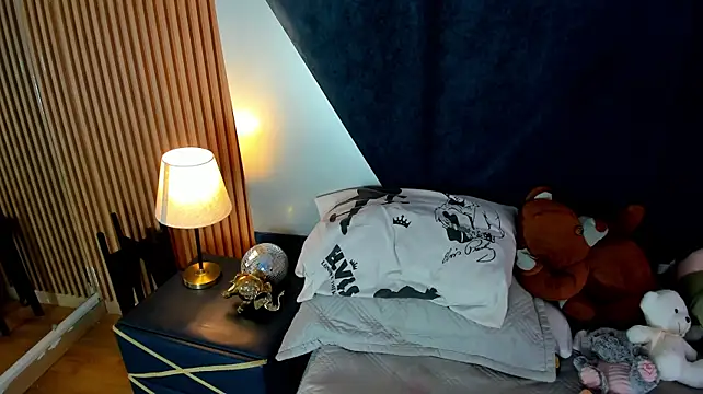 Olivia_Collinns1 webcam