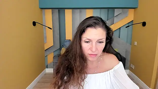 EllaLong live cam on StripChat