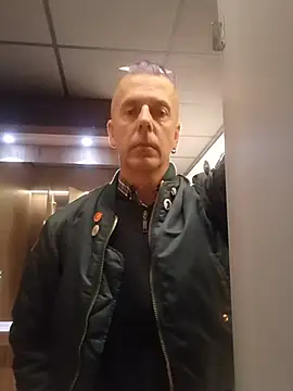SHARPSkinhead live cam on StripChat