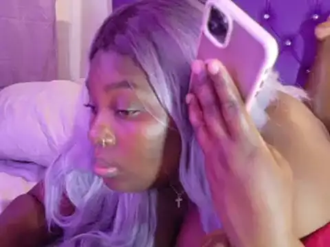 ebony_NeighborMoans webcam