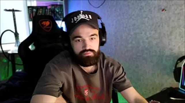 _Serious_Man webcam