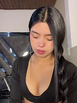 LunaMoore_Pink webcam