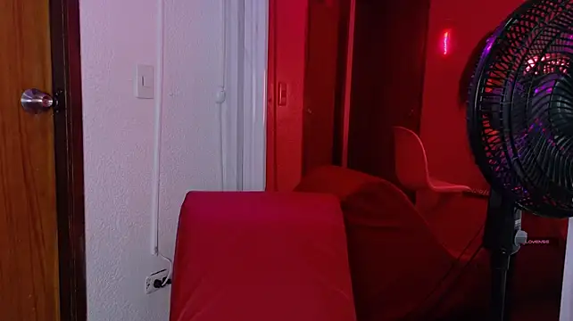 _Gaia1 live cam on StripChat