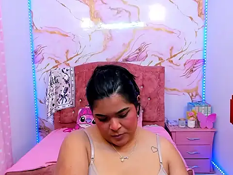 MiaBlakeXXX live cam on StripChat