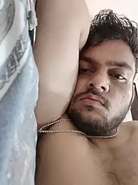 Realcumshow webcam