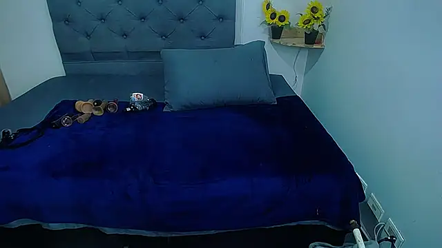 sasi_luna live cam on StripChat
