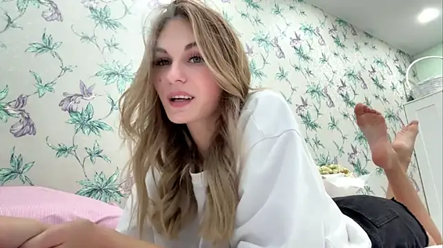 LianaLuecke webcam