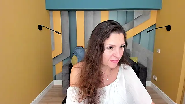 EllaLong webcam