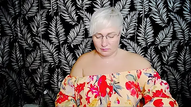 Olivia_playful webcam