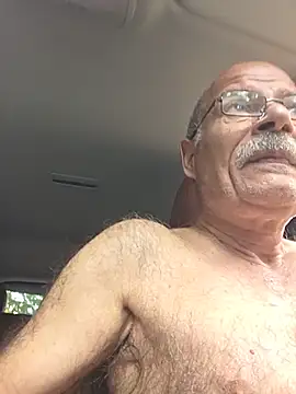 bottomhairy live cam on StripChat