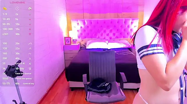 NahomiRichards_ webcam