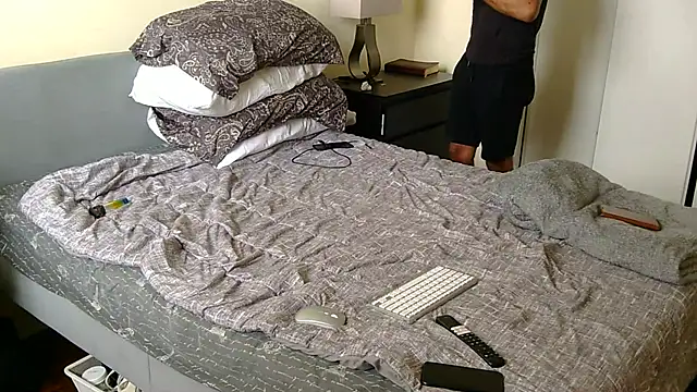 piggylatino live cam on StripChat