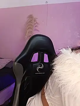 Emily_Roussee webcam