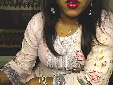 VelvetCoupleLive webcam