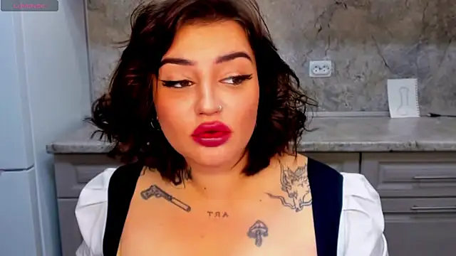 NikkiSummer live cam on StripChat