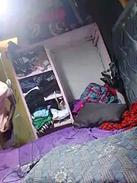 cute_maxmillah webcam