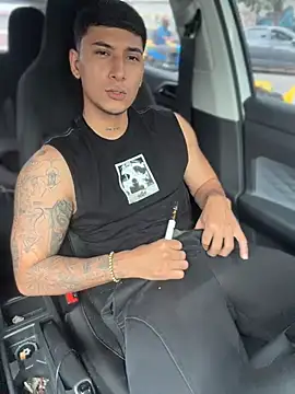 SexxxySquirterStev777 webcam