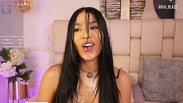 Ariia_Blaze webcam