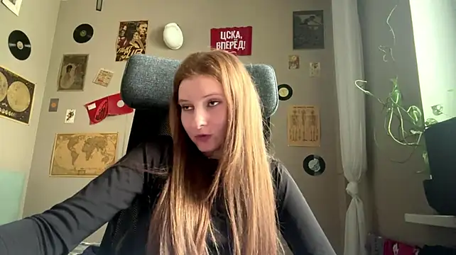 EllyCerry webcam