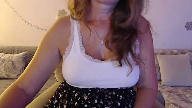 YourfantasyGiuly webcam