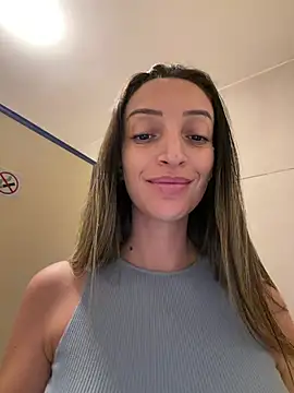 BelleLouiseVp Live Webcam on Stripchat
