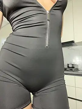 CurlyLara live sex cam