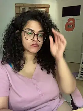 Curvydesifromgermany webcam