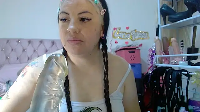 lanaqueen699 webcam