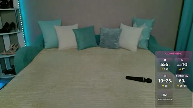 Alice_Vixen__ webcam