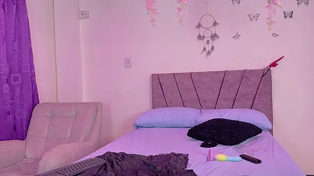 NahomyEvans